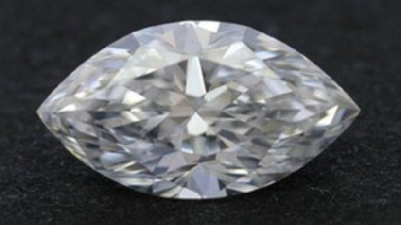 Выпущено первое в мире кольцо из гигантского бриллианта весом в 150 карат