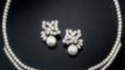 Бриллиантовое ожерелье принцессы Дианы не ушло с молотка