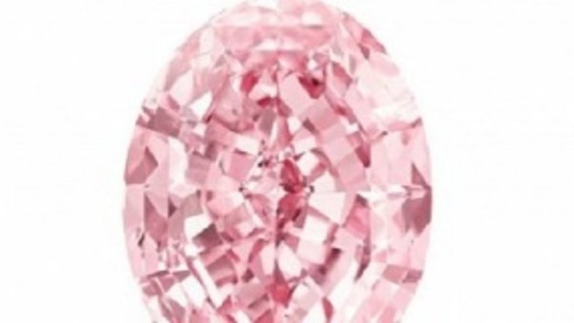 Безупречно чистый розовый бриллиант продан на торгах Sotheby's в Гонконге за $17,8 млн, на $2 млн выше эстимейта