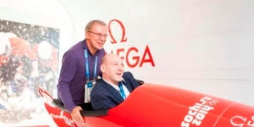 Компания OMEGA приветствует легендарных хоккеистов в своем павильоне в Сочи