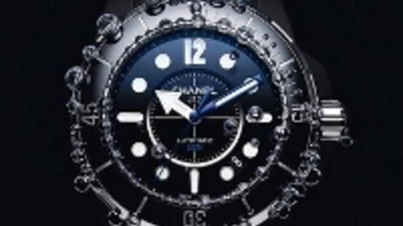 Chanel отмечает десятилетие часов J12 выпуском новой модели