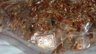 В екатеринбургском аэропорту поймали контрабандиста с золотыми украшениями