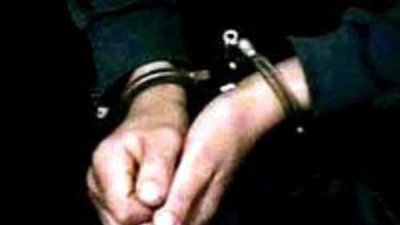 В Ростове во время ограбления ювелирного салона ранен прохожий. Преступника задержали по горячим следам.