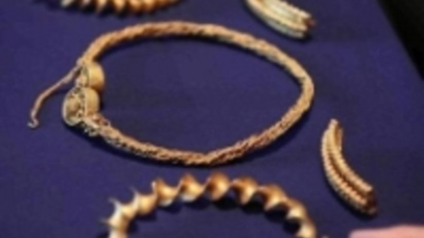 Золотые артефакты на выставке в Эдинбурге
