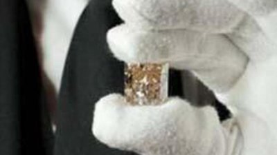 Розовый бриллиант компании Forevermark прибыл в лондонский Тауэр.