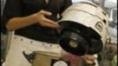 В Украине продемонстрировали необычные драгоценные предметы