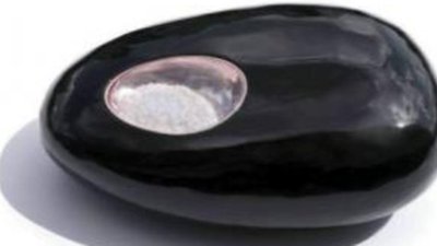 Ювелиры создали самое дорогое пресс-папье в мире