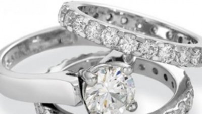 Ювелиры отмечают хорошую прибыль от продажи свадебных ювелирных изделий из платины