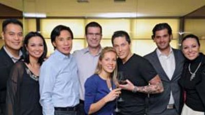 Четыре пары стали обладателями обручальных колец от De Beers ко Дню Святого Валентина