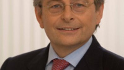 Генеральный директор AWDC Фредди Дж. Хэнард уходит со своего поста