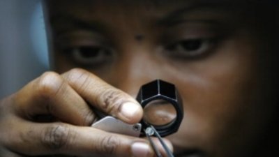 Индийские диамантеры рассчитывают на закупки алмазов в Зимбабве