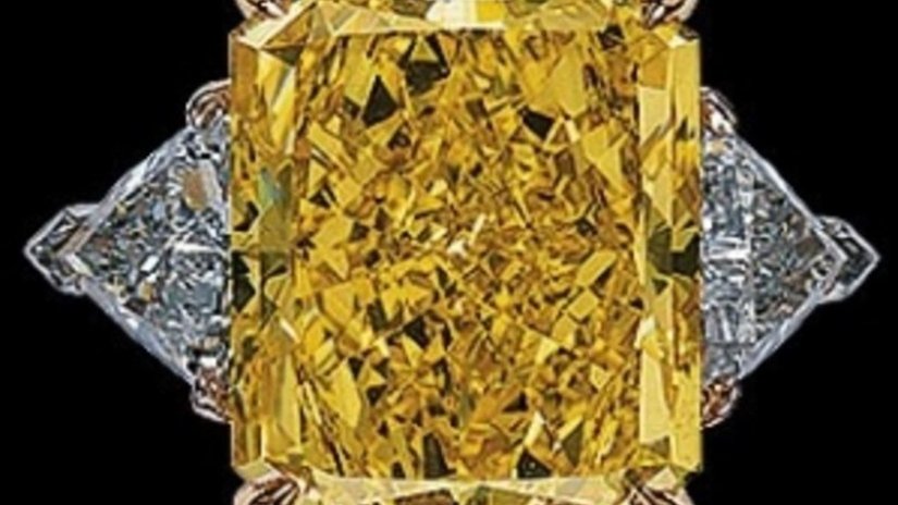 Житель Арканзаса нашел желтый алмаз