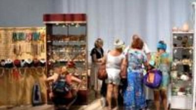 Семья ювелиров демонстрирует «Душой исполненный полет»