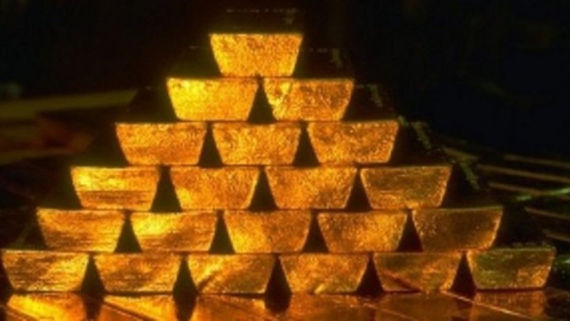 Цены на золото стремительно и уверенно падают