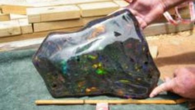 В Австралии найден крупный опал