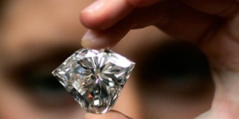 В борьбу с подделками алмазов вступают ученые России: два метода незаметной высокоточной микроскопической маркировки