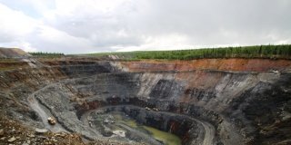 Жители Партизанска заблокировали "Васильевский рудник"