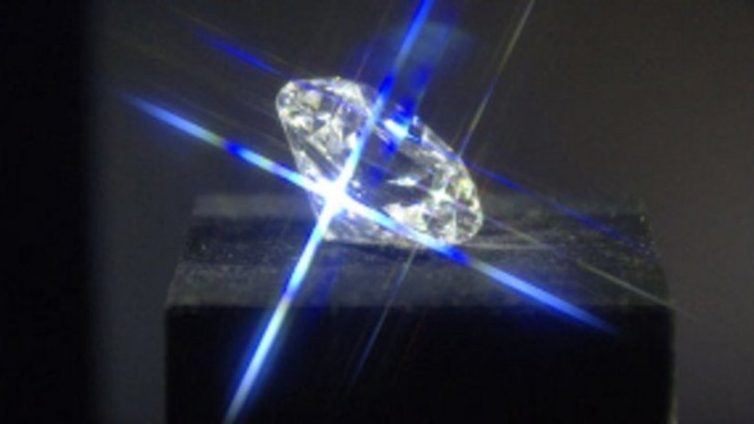 На Ломоносовском ГОКе добыли алмаз в 50 каратов