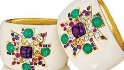 Ювелиры воссоздали знаменитые браслеты Коко Шанель с мальтийским крестом