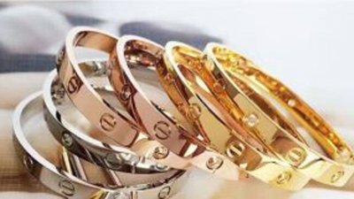 Рынок поддельных люксовых товаров в России обогнал легальный