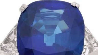 Перед предстоящим аукционом уникальный сапфир из Кашмира оценён в $350 000