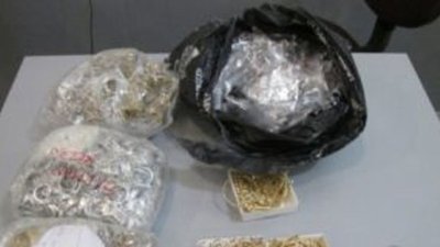 Украшения на 3,5 млн рублей изъяты у пассажирки рейса Стамбул – Нальчик