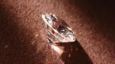 Продажи на ярмарке бриллиантов повторного использования достигли 5 млн долл