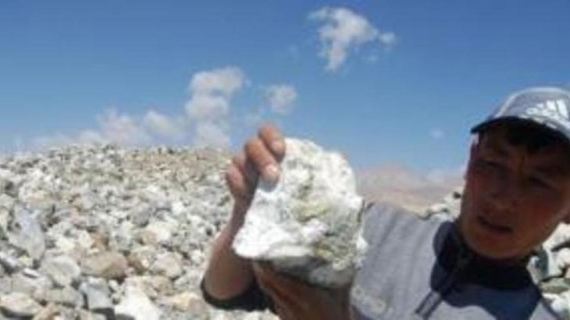 Кыргызстан вводит налог на вывоз руд содержащих драгметаллы