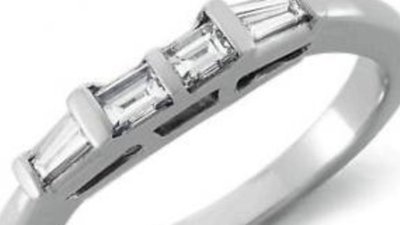 К 2012 году почти каждый второй покупатель ювелирных изделий приобретает золотые изделия с бриллиантами