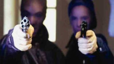 Вооруженные преступники ограбили ювелирный магазин в Москве