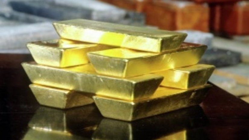 Золото и недвижимость помогут спасти деньги при ослаблении рубля