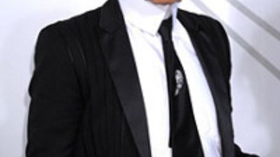 Карл Лагерфельд не уходит от Chanel