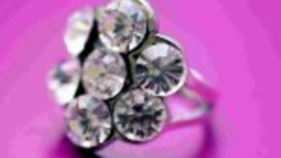 В г.Ессентуки преступники похитили из ювелирного магазина украшения на 1,5 млн руб