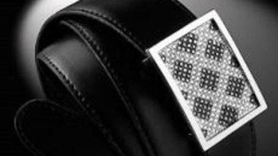 Ремень с бриллиантовой пряжкой