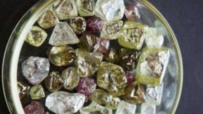 Добыча алмазов в Австралии  в 2012 году достигнет 12050 тысяч карат.