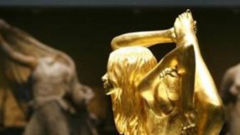 Золотая статуя Кейт Мосс