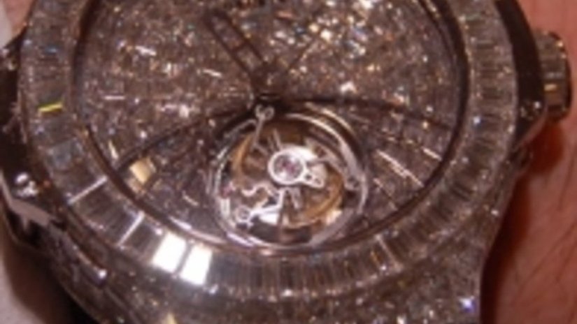 Часы Hublot - союз точности, каучука и бриллиантов