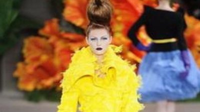 Показ Dior на неделе высокой моды: цветочные фантазии Джона Гальяно