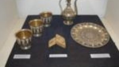 В Махачкале открылась выставка «Ювелирное искусство» Расула Алиханова