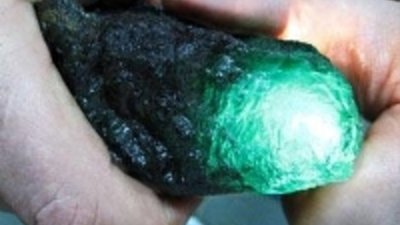 Gemfields обнаружила на шахте в Замбии изумруд весом 6225 каратов