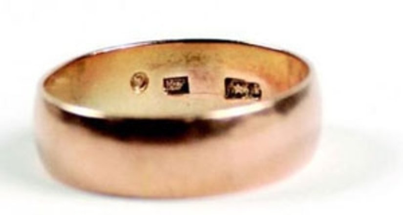 Обручальное кольцо убийцы Джона Кеннеди продали на аукционе за 118 тысяч долларов
