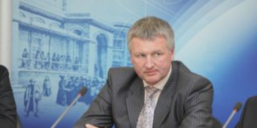Эдуард Уткин: ювелирная отрасль потеряет 500 млн рублей при повышении государственных пошлин за опробование и клеймение ювелирных изделий.