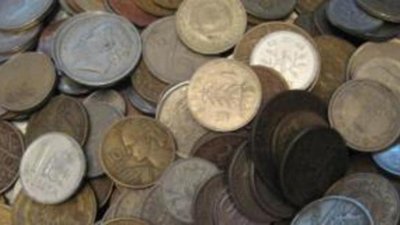 В Эрмитаже показали вещи, сделанные из старинных монет