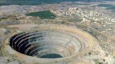 Объем добычи полезных ископаемых в ЮАР в мае снизился из-за падения алмазодобычи