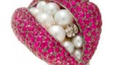 «Почтение сюрреализму» от Лидии Куртей