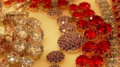 Жизнь россиян украшена 80 тоннами ювелирных изделий