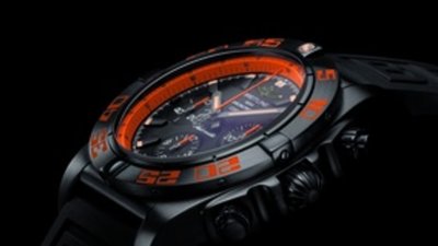 Особая серия Chronomat 44 Raven