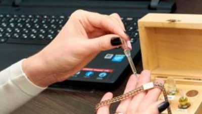 Госдума планирует ограничить выдачу наличных при сдаче ювелирных изделий в ломбард