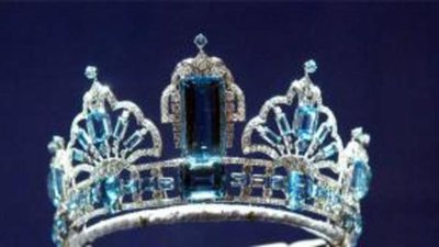 Выставка бриллиантовых драгоценностей Елизаветы II.