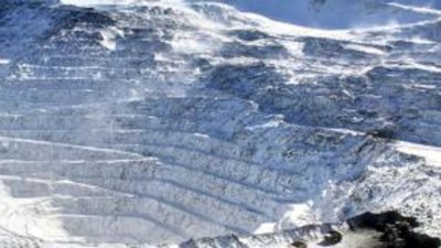Жители сел перекрыли дорогу к месторождению Кумтор